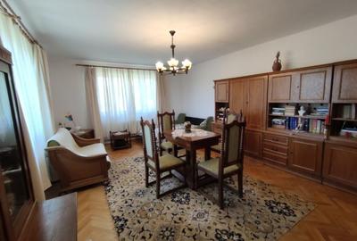Casă cu 4 camere cu Teren 1900 Mp în Reghin - 2