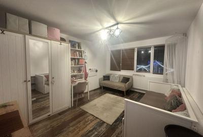 Apartament cu 2 camere decomandat în Eroii Revoluției