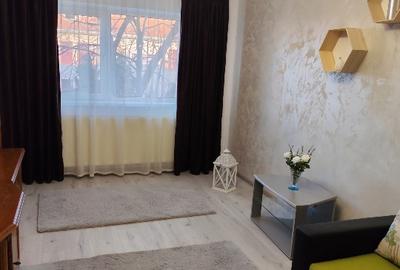 Apartament cu 2 camere decomandat în Central - 1