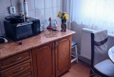 Apartament 3 camere, etaj 2/4,pozitie foarte buna, bloc anvelopat - 4