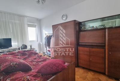 Apartament cu 3 camere semidecomandat, mobilat în Circumvalațiunii - 8