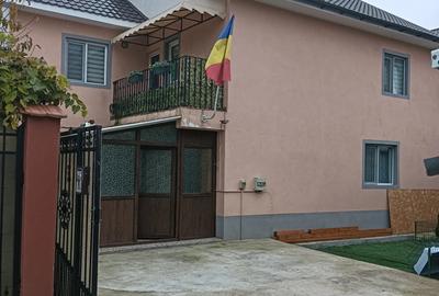 Vand casa in Navodari in cartierul de vile - 1