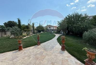 Vila cu piscina si teren 2350mp de vanzare in Mamaia Sat - 10