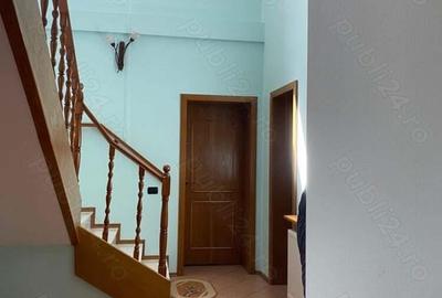 Casă cu 6 camere în Săcălaz