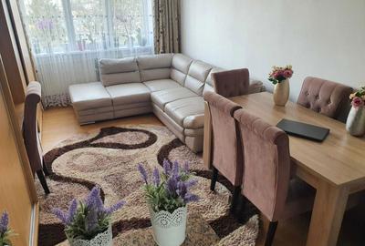 Apartament cu 3 camere decomandat în Central