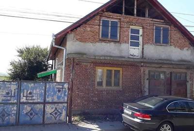 Casă cu 4 camere în Central - 1