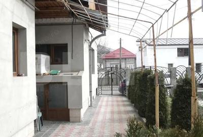 Casă cu Teren 296 Mp în Central - 4