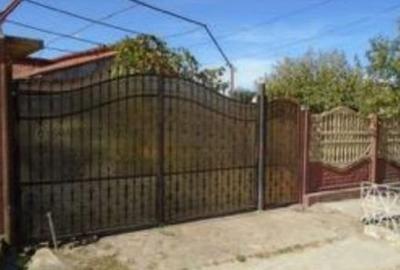 Casă cu 5 camere cu Teren 960 Mp în Podeni - 8