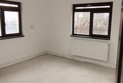 Casă cu 4 camere în Central - 6