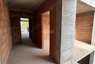 Casă cu 5 camere cu Teren 400 Mp în Mehala