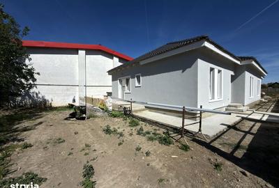 Casă cu 3 camere cu Teren 275 Mp în Sânmihaiu Român - 2