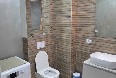 Apartament cu 2 camere semidecomandat în Tractorul - 5