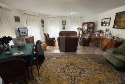 Casă cu 3 camere cu Teren 300 Mp în Central - 1