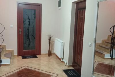 Casă cu 4 camere în Cândești - 2