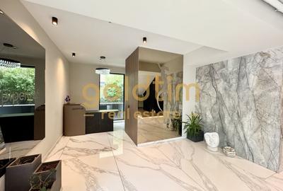 SUPERB/ PENTHOUSE MOBILAT SI UTILAT/ 3 PARCARI/ TERASA 70 mp - 64