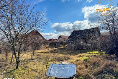 Casă cu 6 camere cu Teren 909 Mp în Central