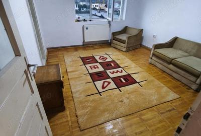 Apartament cu 3 camere semidecomandat în Molid - 6