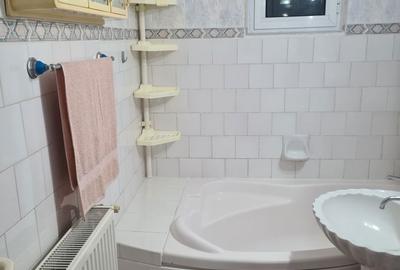 Apartament cu 3 camere decomandat în Corabia - 4