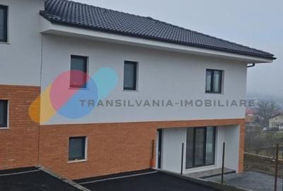 Casă individuală cu 4 camere cu Canalizare în Chinteni