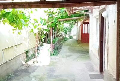 Casă în Fratelia