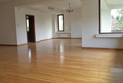 Apartament cu 3 camere decomandat, mobilat în Dorobanți