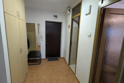 Garsonieră decomandată, mobilată în P-ța Muncii - 2