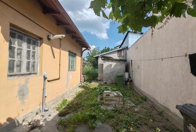 Chiajna casa veche cu teren stradal in centru - 8