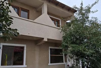 Casă cu Teren 600 Mp în Central - 2