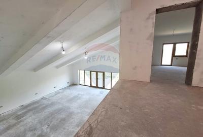 Casa / Vila la gri aproape gata sa devina " acasa" ! - 15