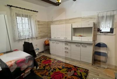 Casă cu 2 camere cu Teren 2930 Mp în Central - 4