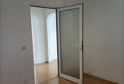 Apartament cu 4 camere decomandat în Central - 2