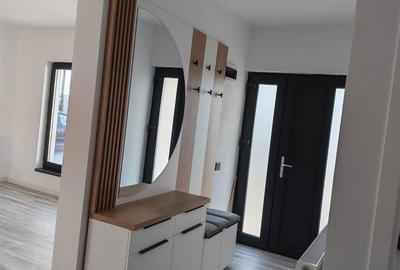 Casă cu 2 camere cu Teren 400 Mp în Ișalnița - 2
