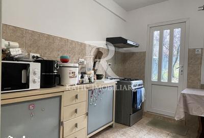 Casă cu 6 camere cu Teren 1259 Mp în Podgoria