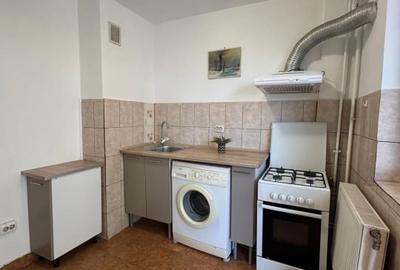 Decomandată, Craiovița, liberă, spațioasă, zonă bună - 3