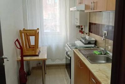 Garsonieră decomandată, mobilată în Militari