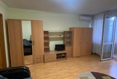 Garsonieră decomandată, mobilată în Dristor