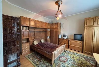 Casă cu 5 camere cu Garaj în Ultracentral - 4