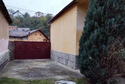 Casă în Central