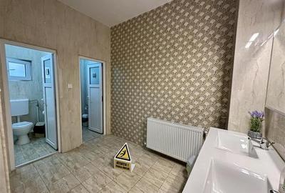 Pensiune turistica de vanzare Mamaia Nord - 27 camere, langa plaja - 29