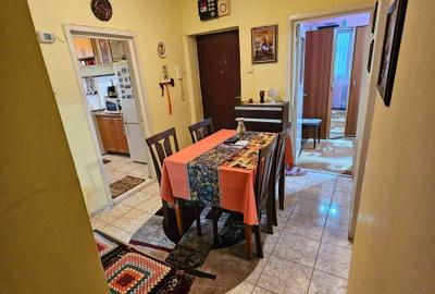 Apartament cu 4 camere decomandat în Triaj - 1