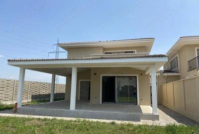 Casă cu 5 camere în Dumbrăvița