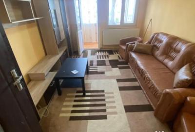 Apartament cu 3 camere decomandat, mobilat în Filiași