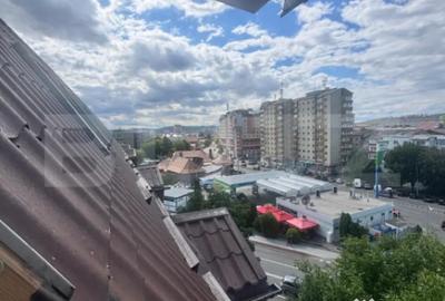 Apartament cu 4 camere decomandat în Central - 1