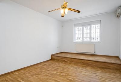 Casă cu 7 camere cu Teren 280 Mp în 1 Mai - 6