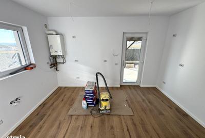 Casă cu 4 camere în Valea Lupului - 1
