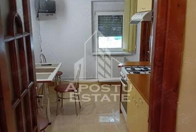 Apartament cu 3 camere, mobilat în Lunei
