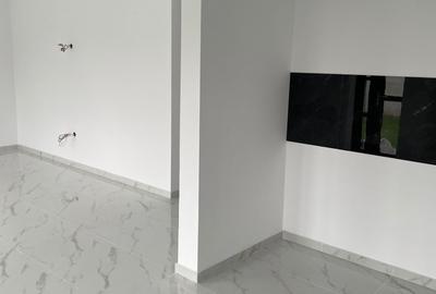 Casă cu 4 camere cu Canalizare în Central - 5