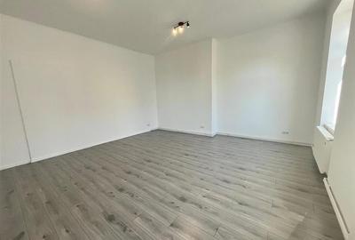 Spatiu birouri compartimentat zona Centrala