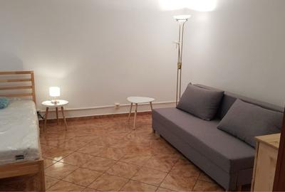 Garsonieră decomandată în Central - 2