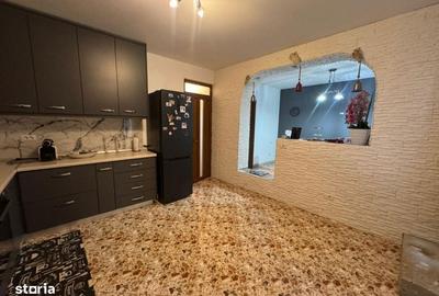 Casă cu 4 camere cu Teren 2000 Mp în Tomești - 9